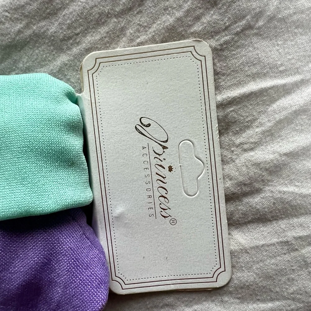 2 pair of socks and‎ 2 head band for girls